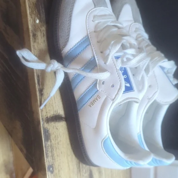 Sambas - Picture 2 of 4